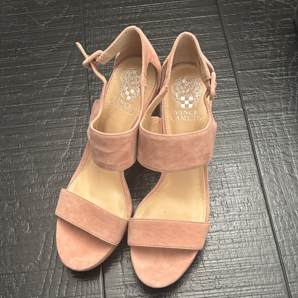 Vince Camuto Platform Pump